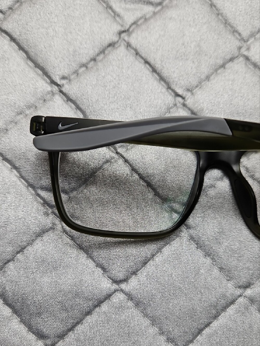 Nike Men's Black and Gray Eyewear Gold Temple Arm Nike 7116 Live Free - Picture 10 of 16